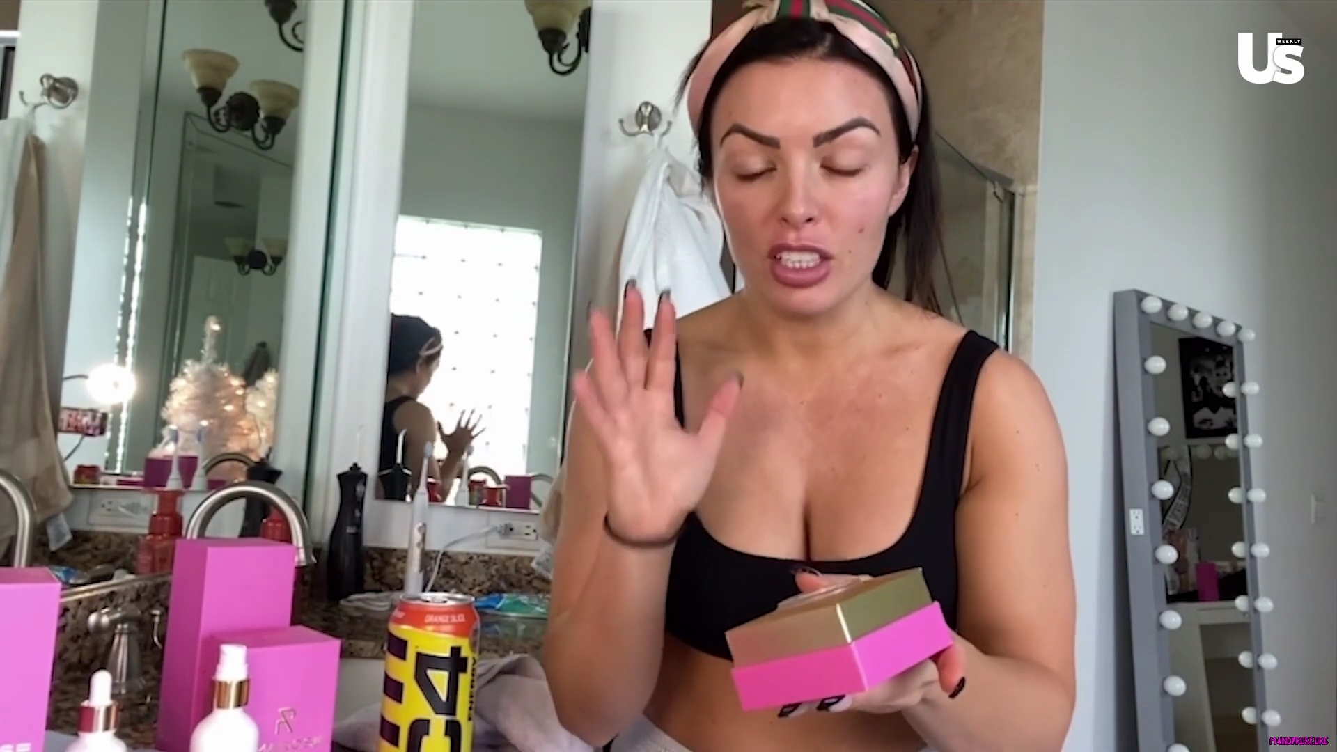 yt1s_com_-_WWE_Mandy_Rose_Shows_Off_Her_Beauty_Sleep_Routine__Beauty_Sleep_1080p_mp40585.jpg
