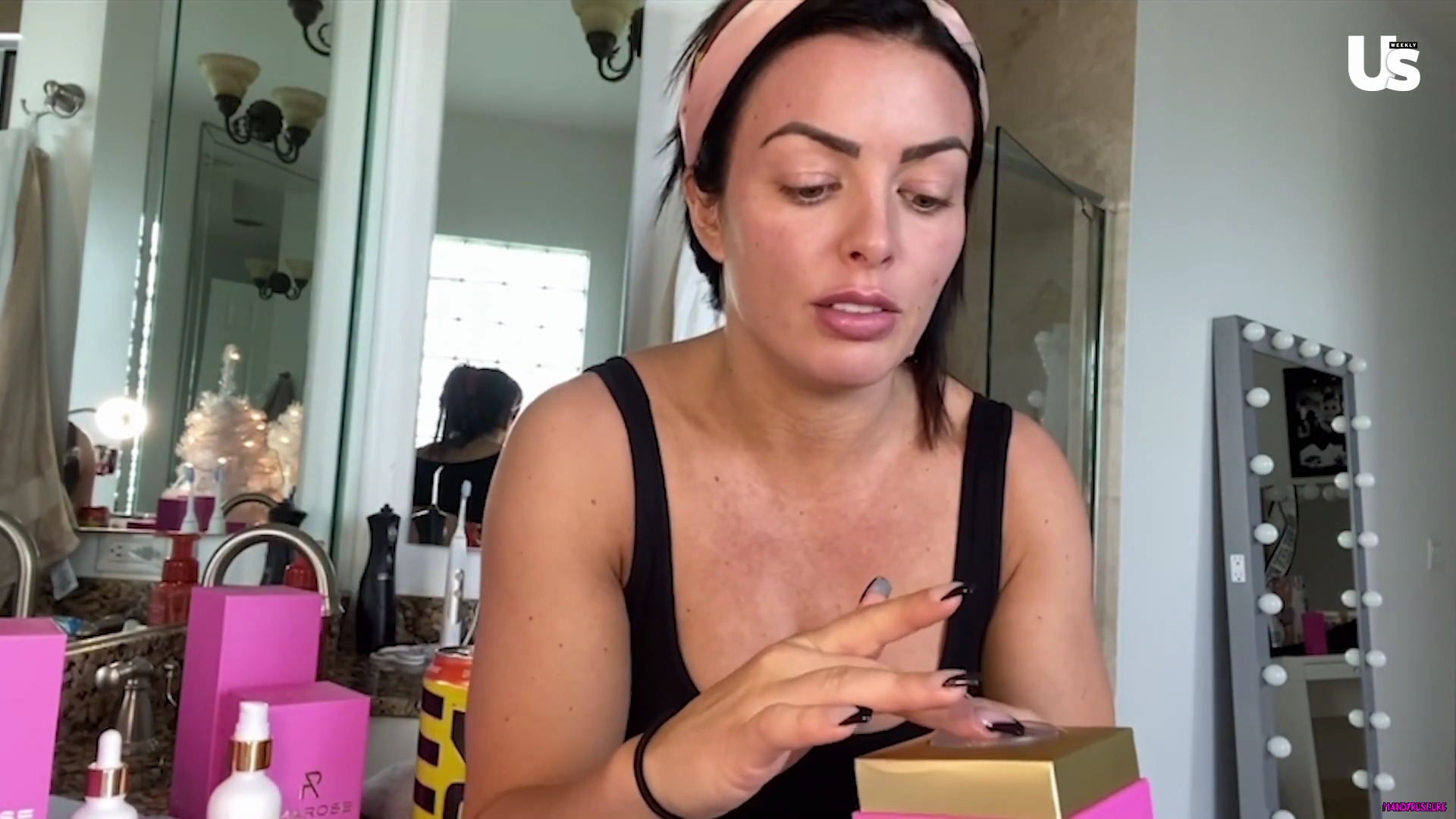 yt1s_com_-_WWE_Mandy_Rose_Shows_Off_Her_Beauty_Sleep_Routine__Beauty_Sleep_1080p_mp40614.jpg