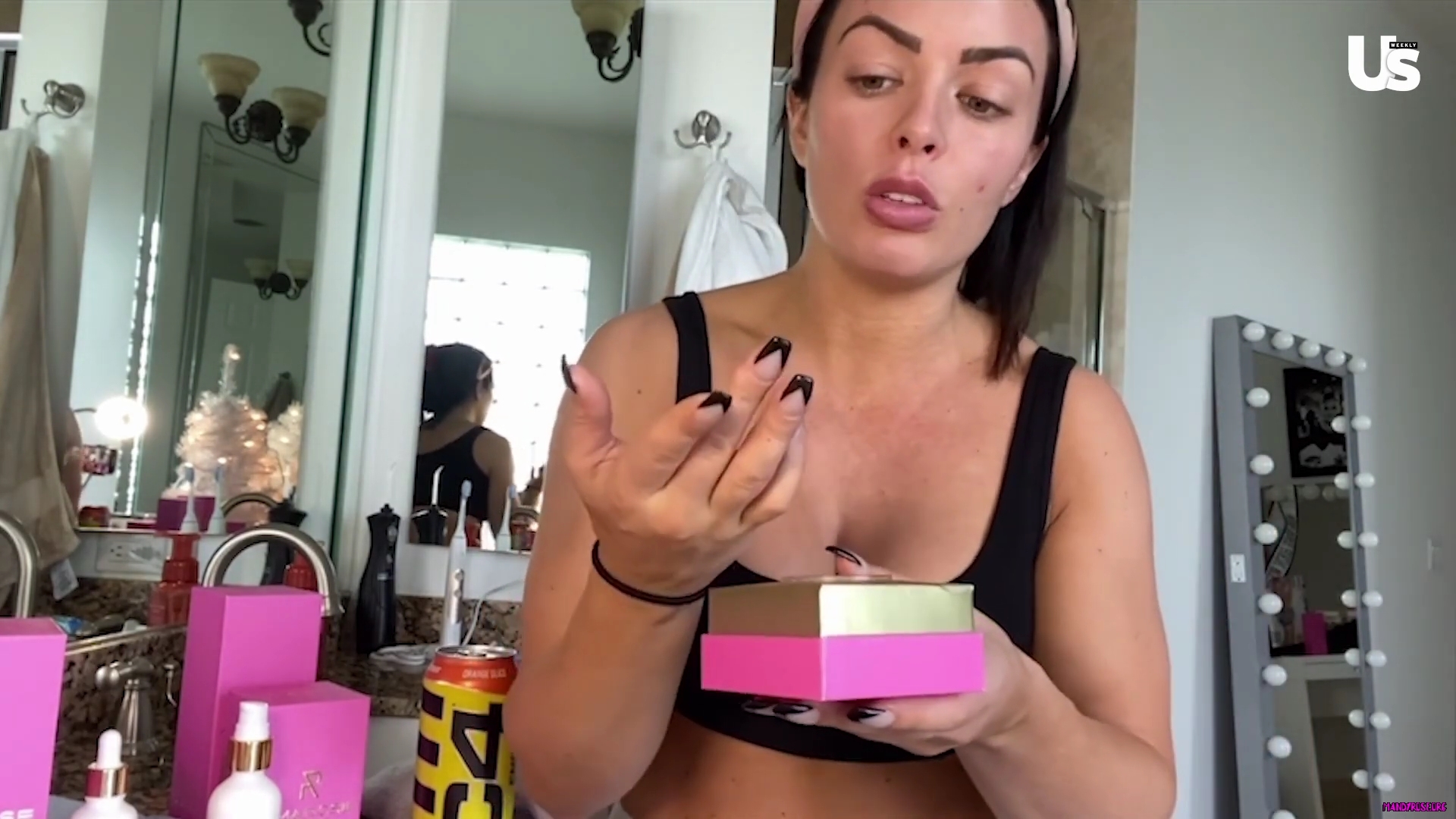 yt1s_com_-_WWE_Mandy_Rose_Shows_Off_Her_Beauty_Sleep_Routine__Beauty_Sleep_1080p_mp40619.jpg