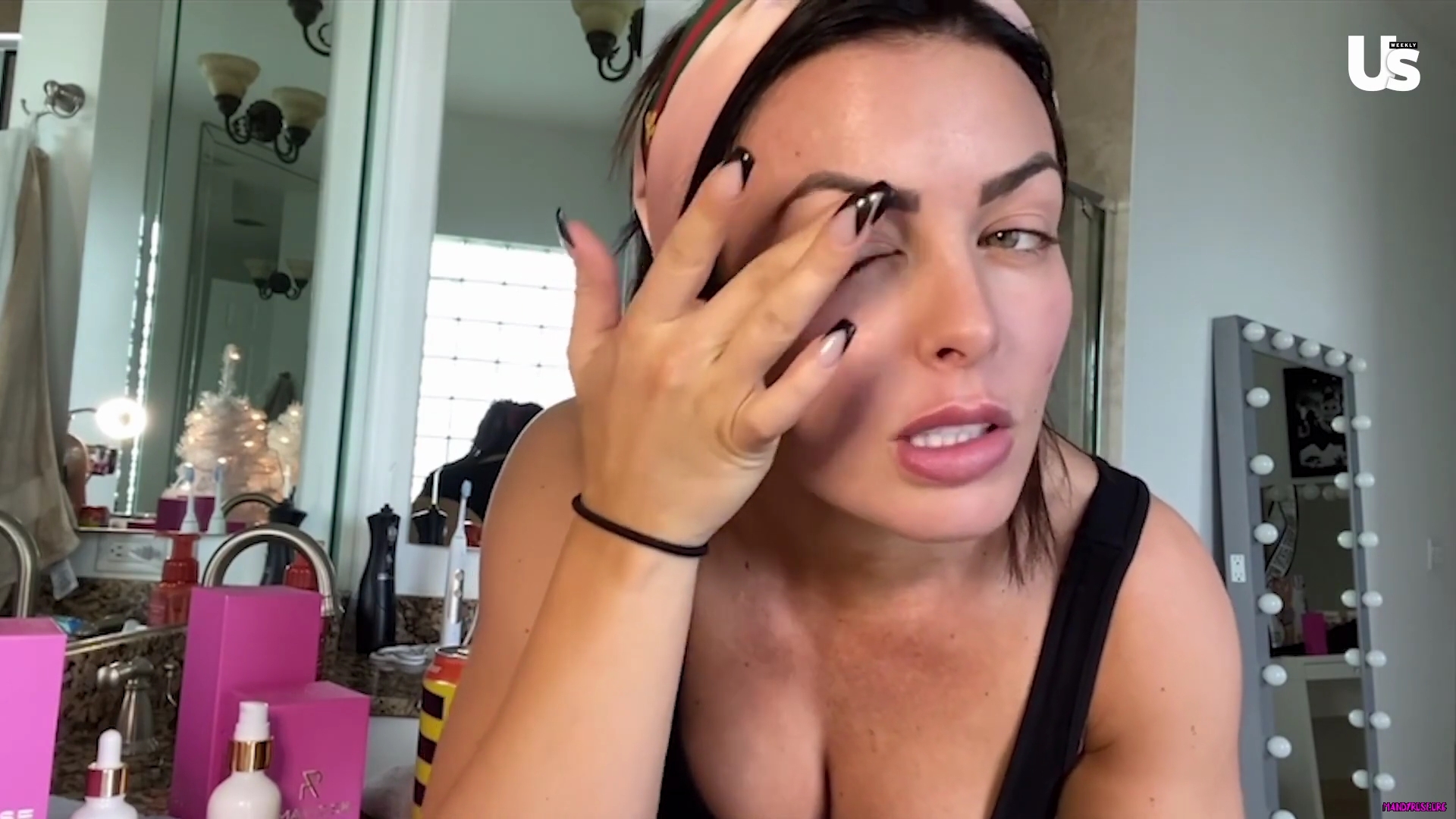 yt1s_com_-_WWE_Mandy_Rose_Shows_Off_Her_Beauty_Sleep_Routine__Beauty_Sleep_1080p_mp40625.jpg
