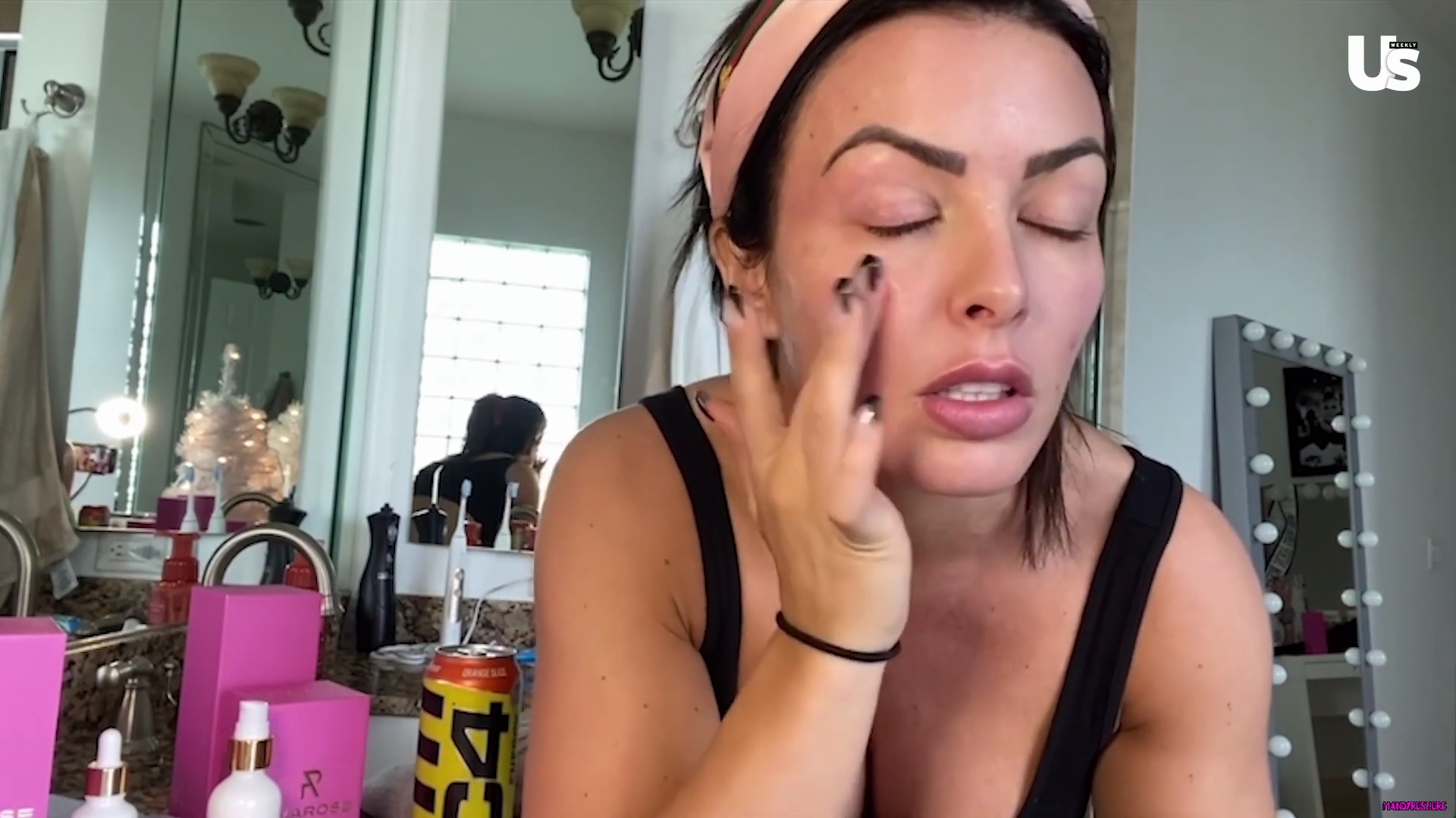 yt1s_com_-_WWE_Mandy_Rose_Shows_Off_Her_Beauty_Sleep_Routine__Beauty_Sleep_1080p_mp40631.jpg