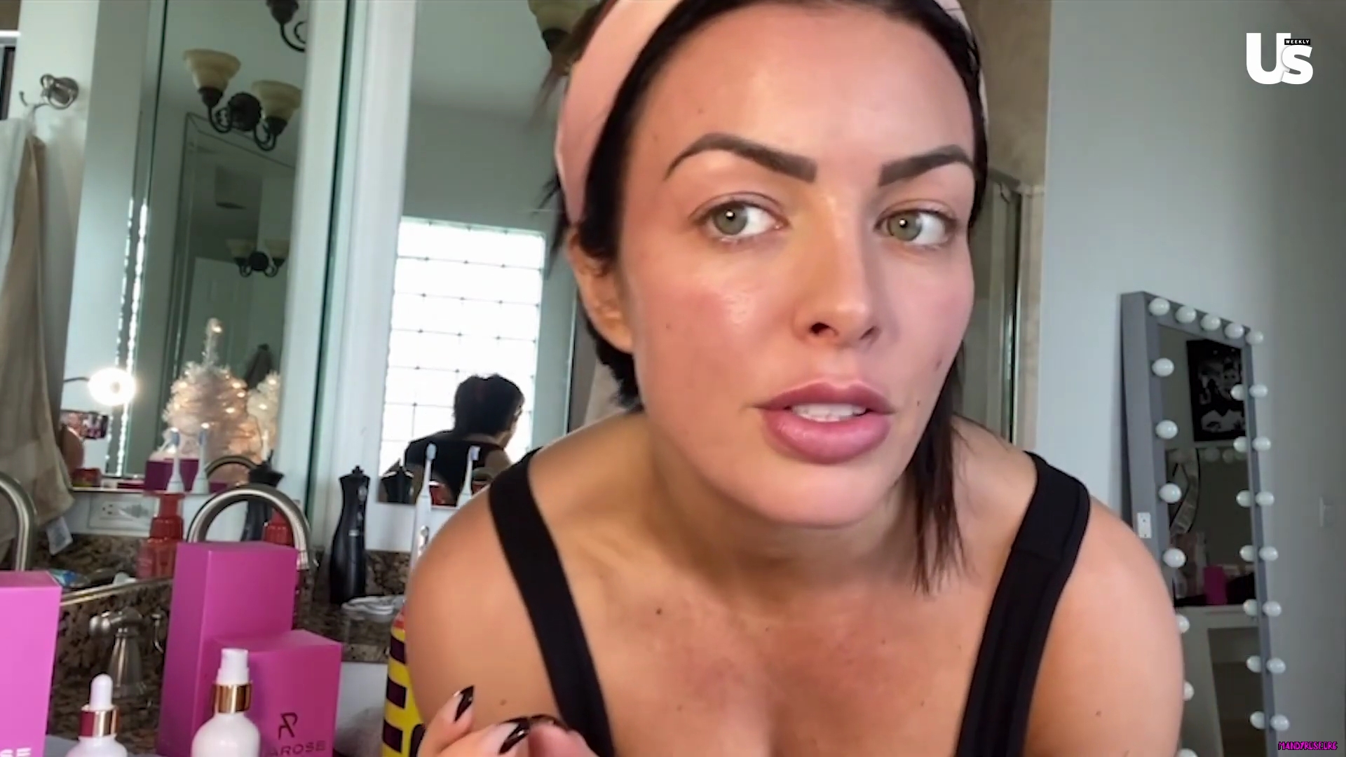 yt1s_com_-_WWE_Mandy_Rose_Shows_Off_Her_Beauty_Sleep_Routine__Beauty_Sleep_1080p_mp40639.jpg