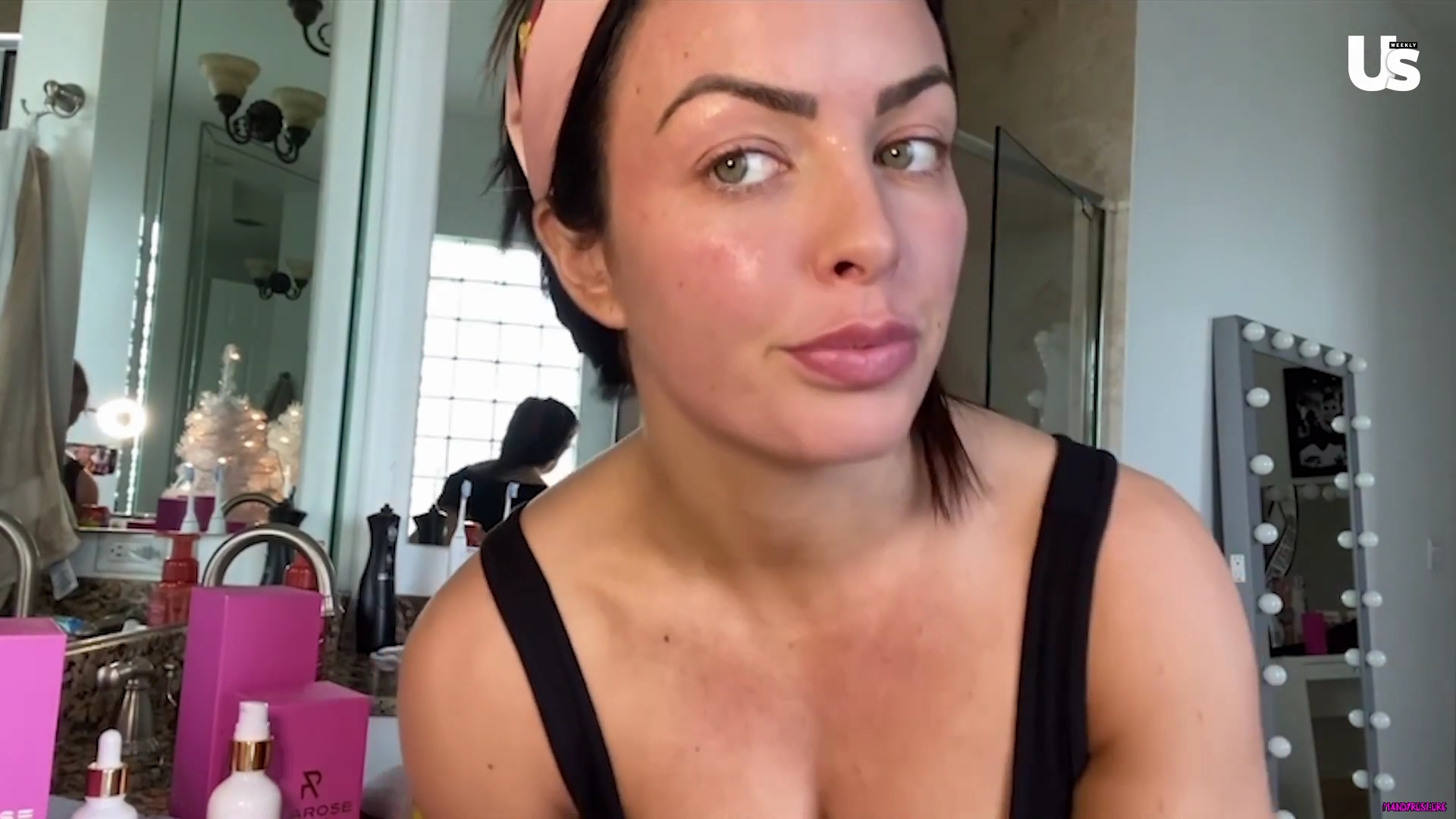 yt1s_com_-_WWE_Mandy_Rose_Shows_Off_Her_Beauty_Sleep_Routine__Beauty_Sleep_1080p_mp40640.jpg