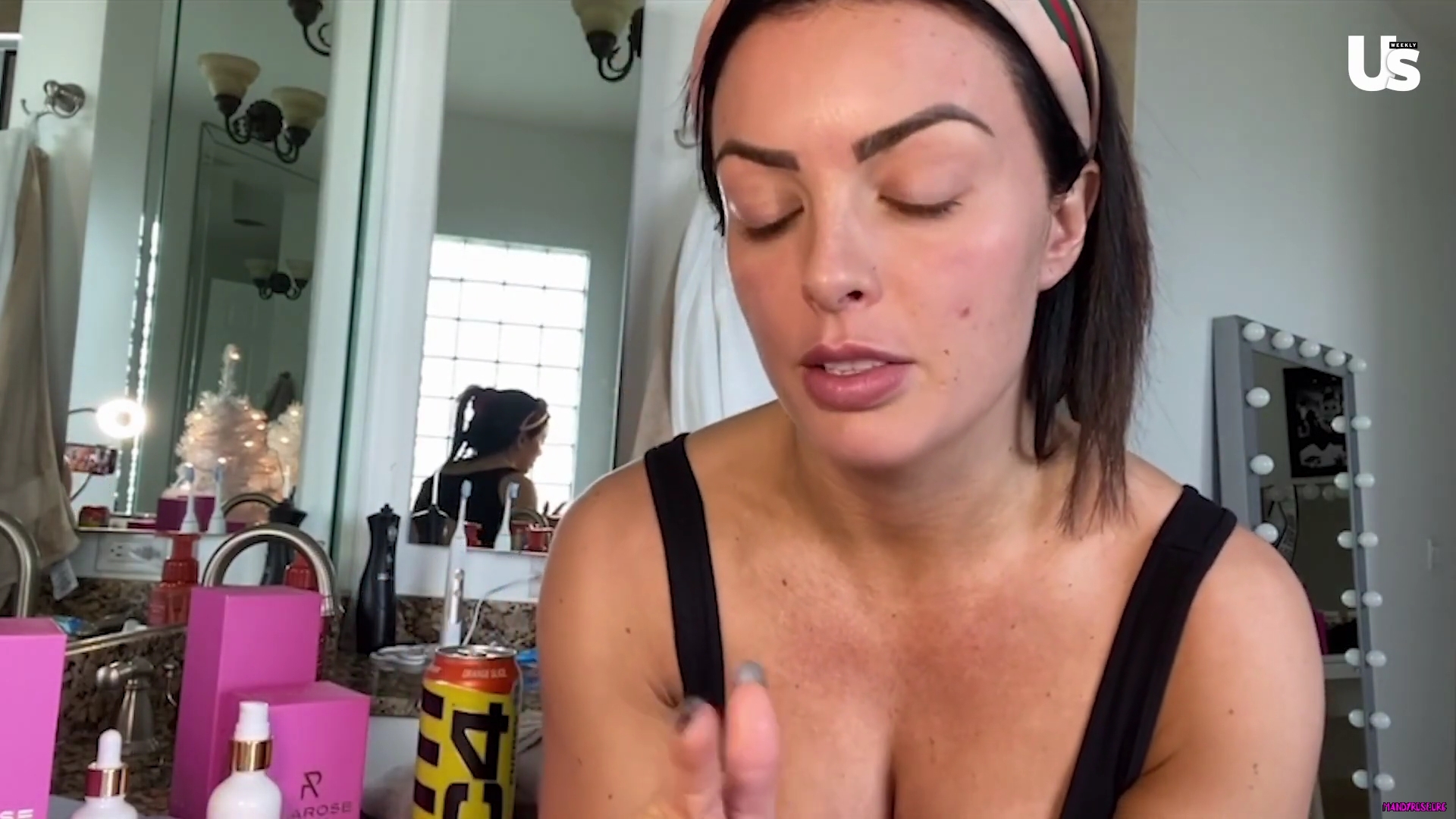 yt1s_com_-_WWE_Mandy_Rose_Shows_Off_Her_Beauty_Sleep_Routine__Beauty_Sleep_1080p_mp40646.jpg