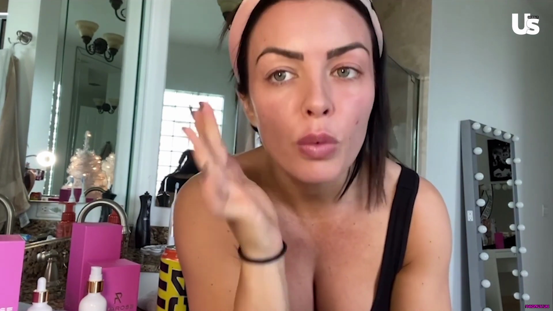 yt1s_com_-_WWE_Mandy_Rose_Shows_Off_Her_Beauty_Sleep_Routine__Beauty_Sleep_1080p_mp40660.jpg