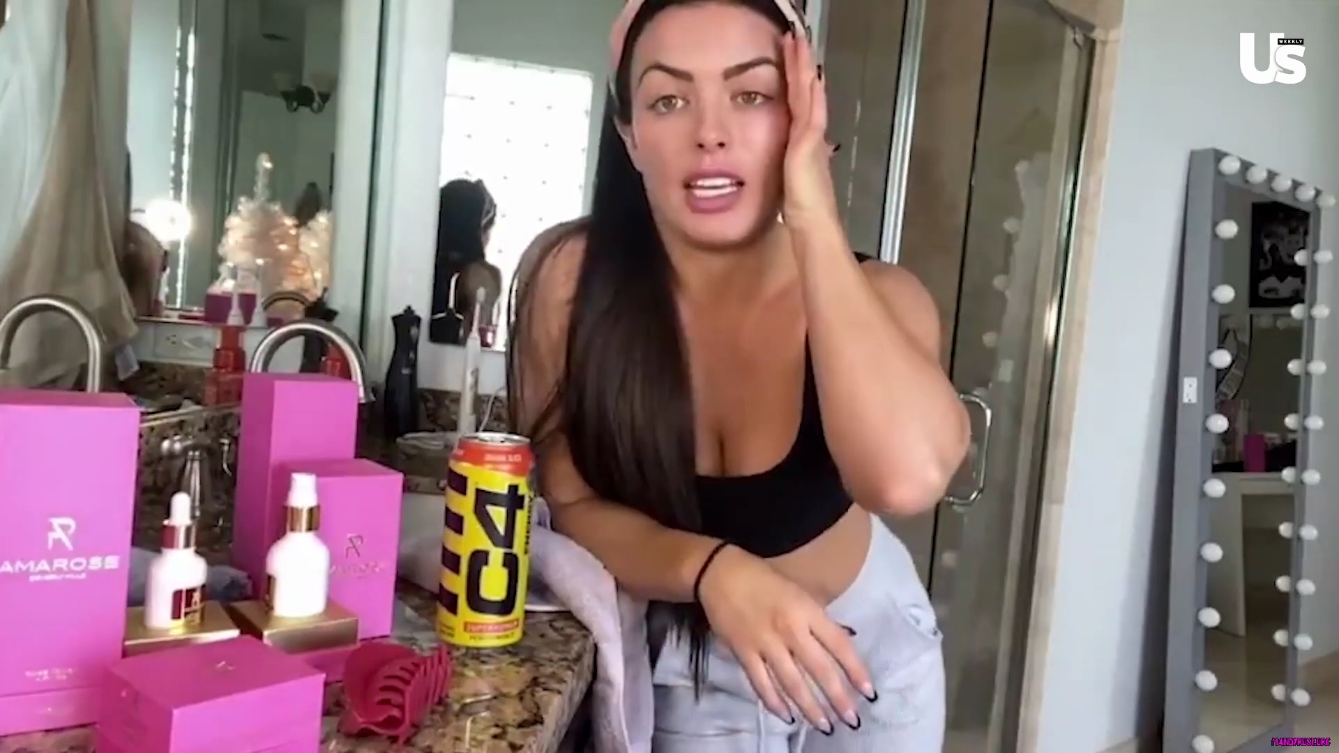 yt1s_com_-_WWE_Mandy_Rose_Shows_Off_Her_Beauty_Sleep_Routine__Beauty_Sleep_1080p_mp40685.jpg