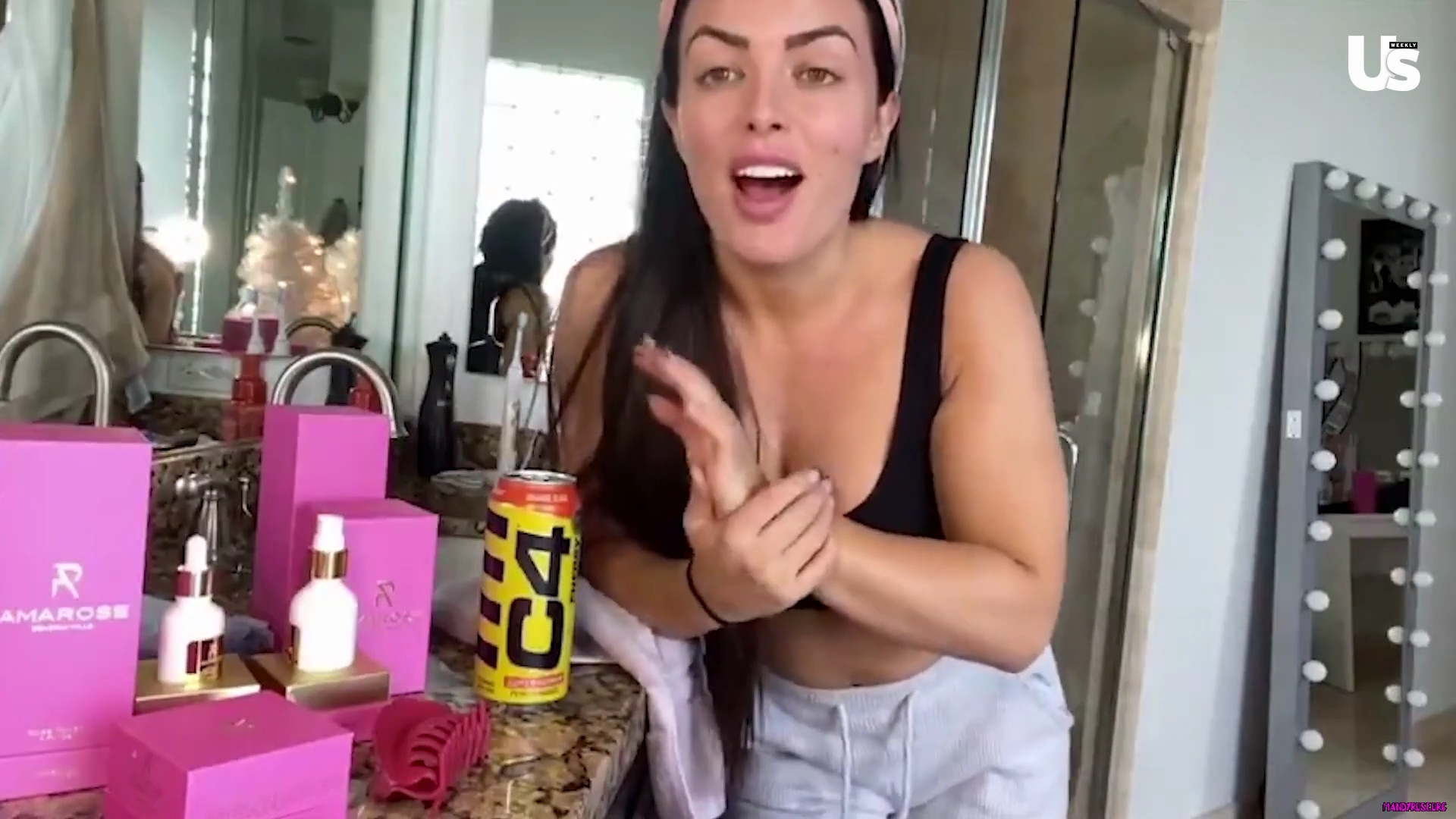 yt1s_com_-_WWE_Mandy_Rose_Shows_Off_Her_Beauty_Sleep_Routine__Beauty_Sleep_1080p_mp40693.jpg