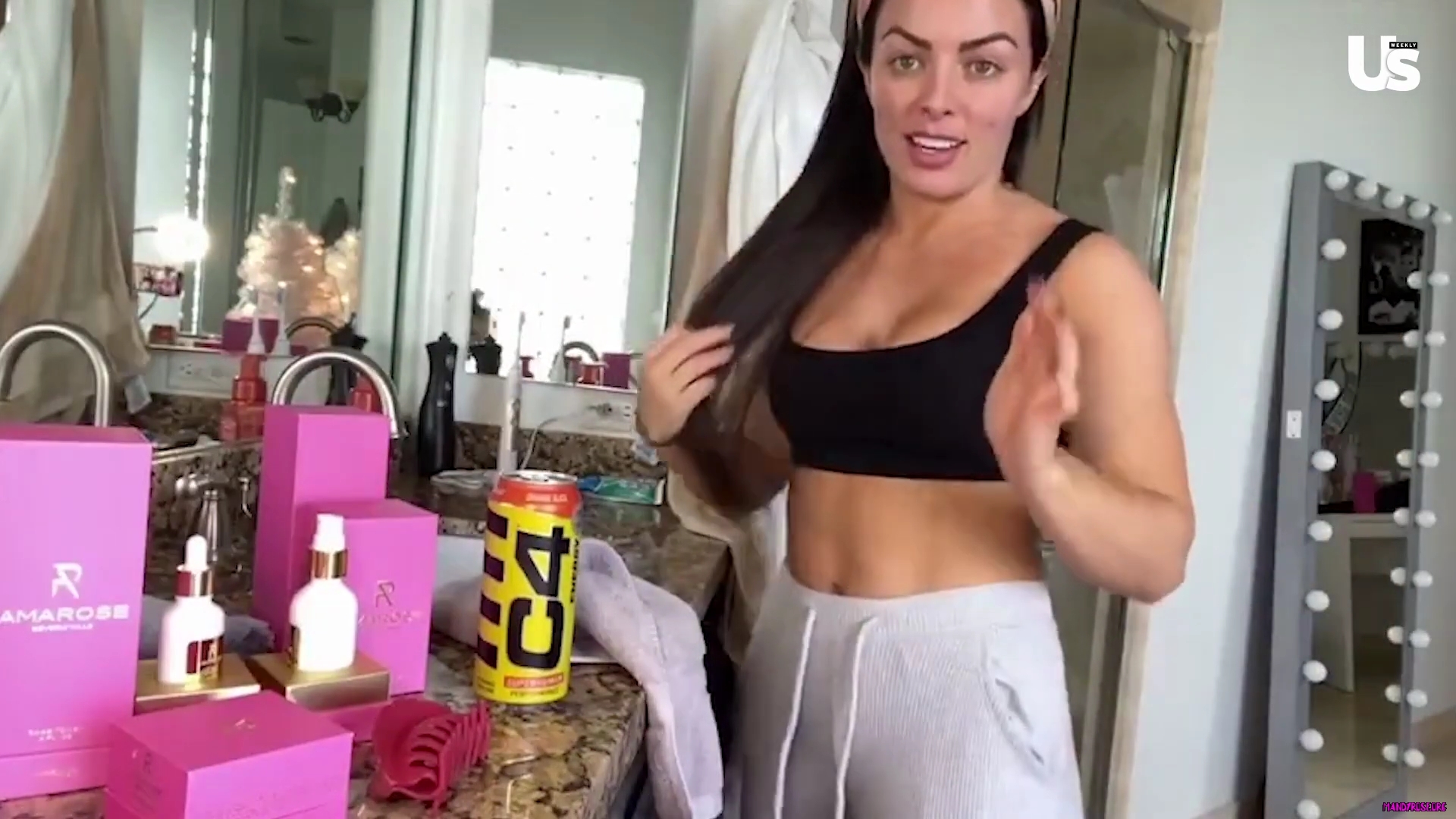 yt1s_com_-_WWE_Mandy_Rose_Shows_Off_Her_Beauty_Sleep_Routine__Beauty_Sleep_1080p_mp40696.jpg