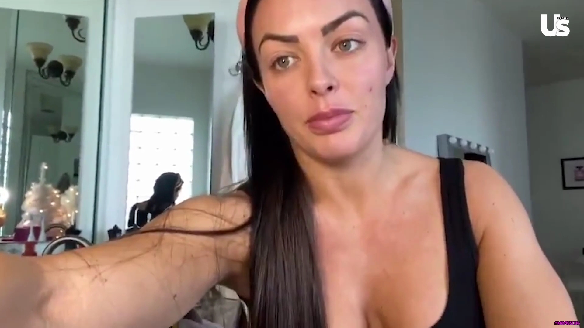 yt1s_com_-_WWE_Mandy_Rose_Shows_Off_Her_Beauty_Sleep_Routine__Beauty_Sleep_1080p_mp40703.jpg