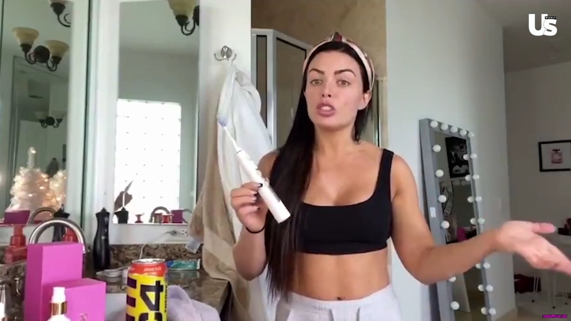 yt1s_com_-_WWE_Mandy_Rose_Shows_Off_Her_Beauty_Sleep_Routine__Beauty_Sleep_1080p_mp40713.jpg