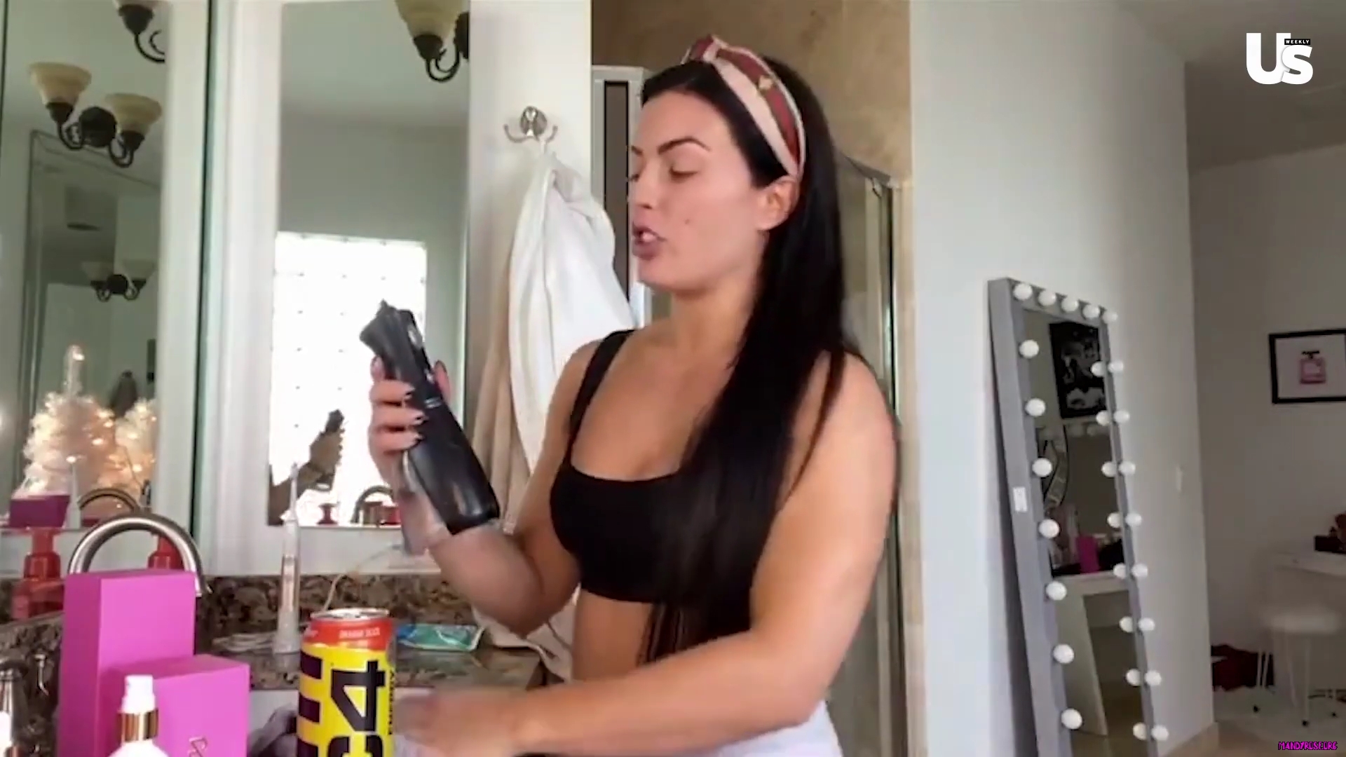 yt1s_com_-_WWE_Mandy_Rose_Shows_Off_Her_Beauty_Sleep_Routine__Beauty_Sleep_1080p_mp40784.jpg