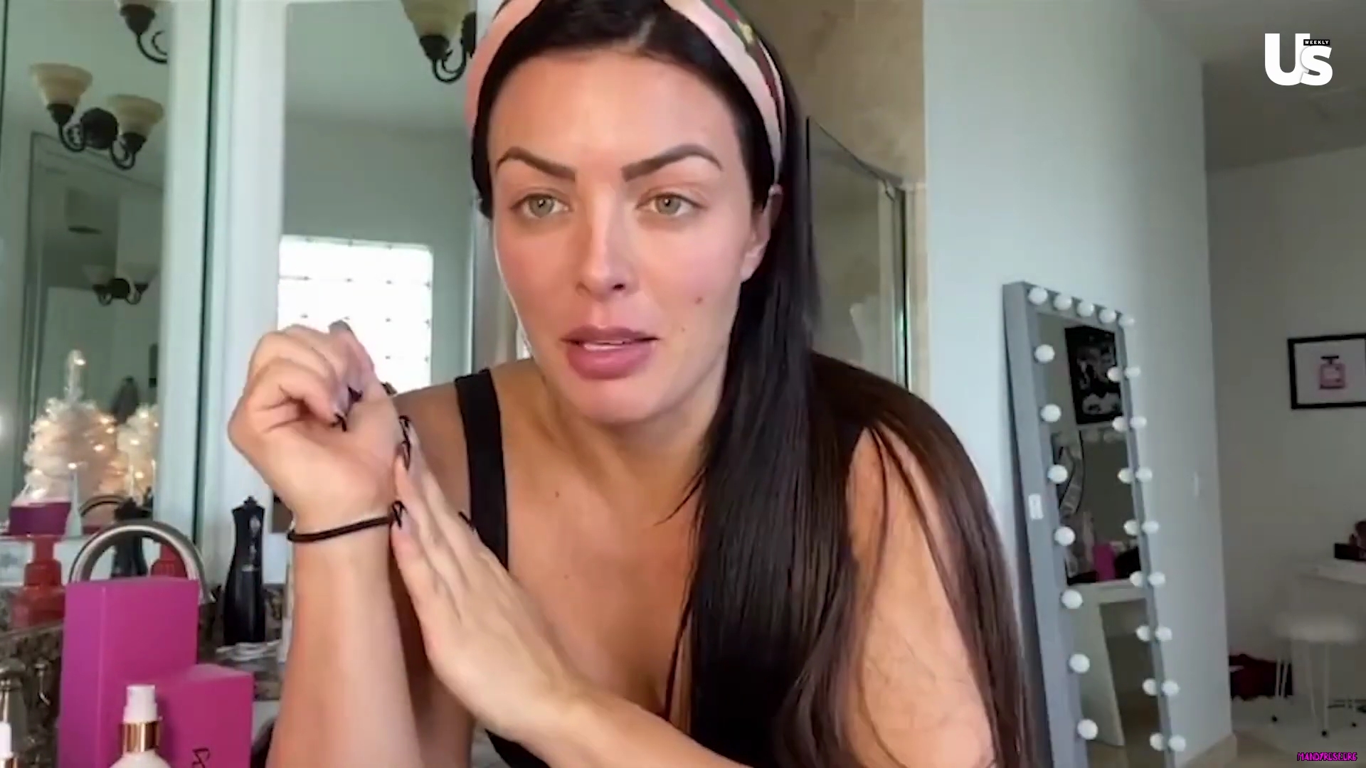 yt1s_com_-_WWE_Mandy_Rose_Shows_Off_Her_Beauty_Sleep_Routine__Beauty_Sleep_1080p_mp40815.jpg