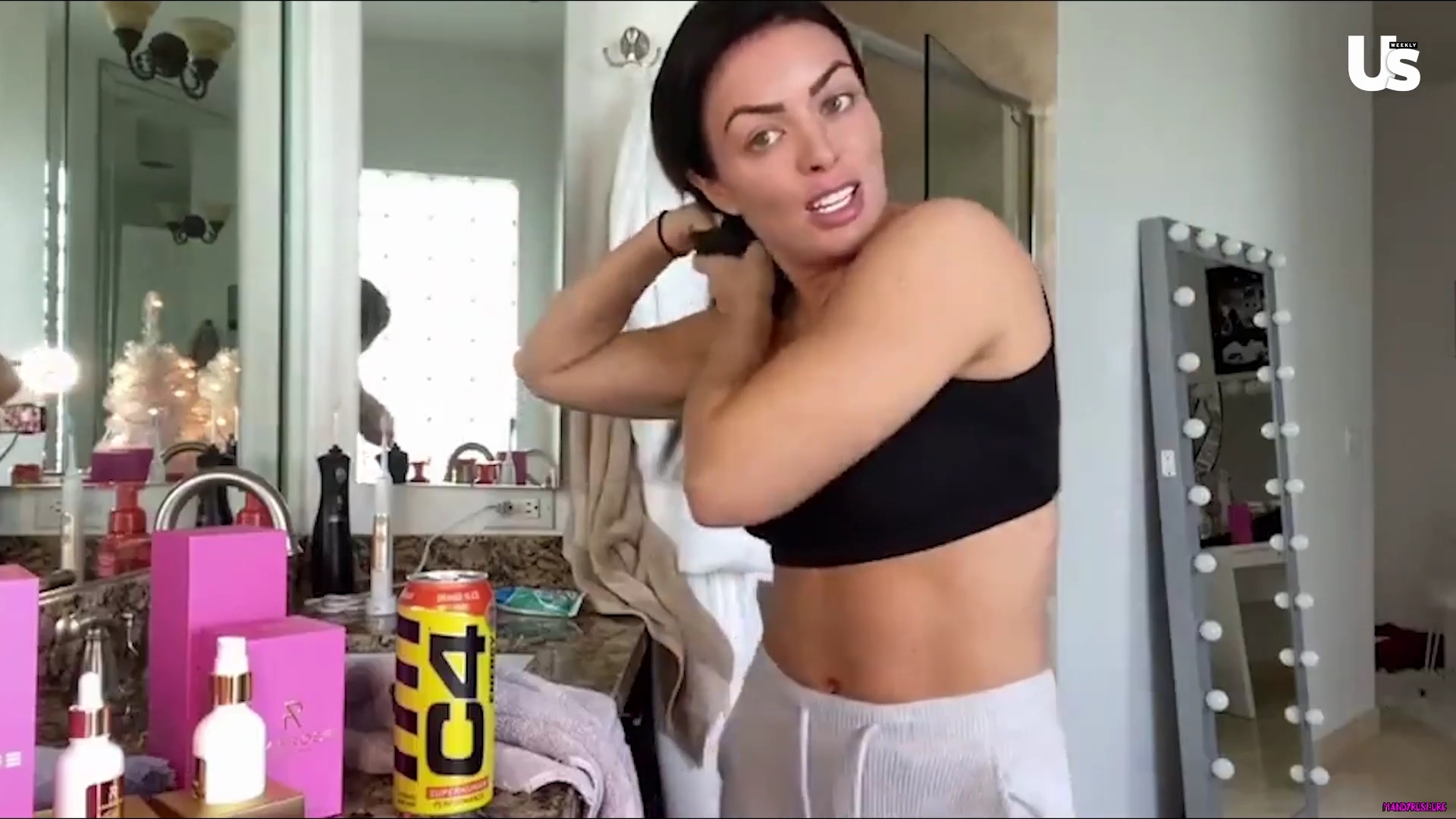 yt1s_com_-_WWE_Mandy_Rose_Shows_Off_Her_Beauty_Sleep_Routine__Beauty_Sleep_1080p_mp40890.jpg