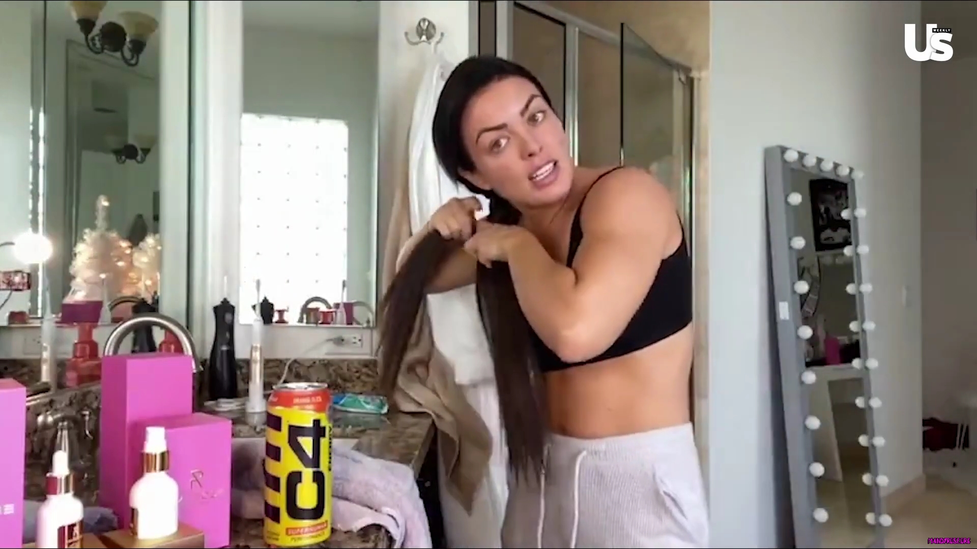 yt1s_com_-_WWE_Mandy_Rose_Shows_Off_Her_Beauty_Sleep_Routine__Beauty_Sleep_1080p_mp40893.jpg
