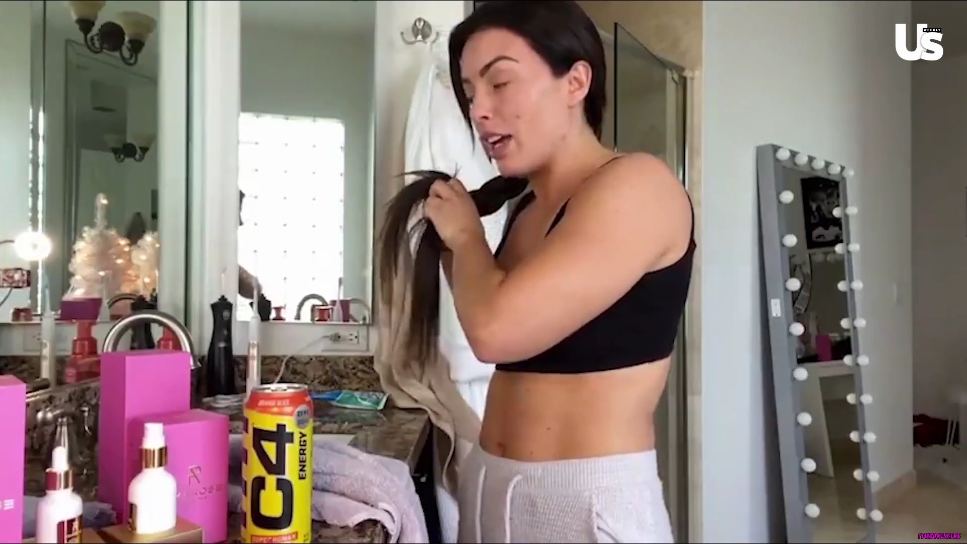 yt1s_com_-_WWE_Mandy_Rose_Shows_Off_Her_Beauty_Sleep_Routine__Beauty_Sleep_1080p_mp40916.jpg