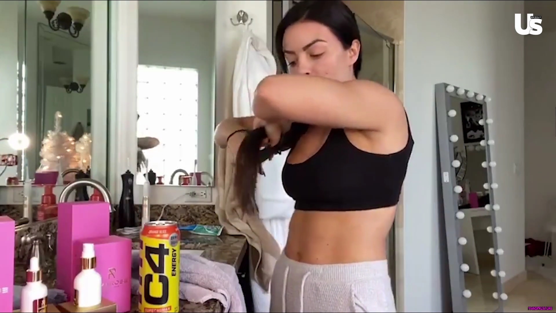yt1s_com_-_WWE_Mandy_Rose_Shows_Off_Her_Beauty_Sleep_Routine__Beauty_Sleep_1080p_mp40918.jpg