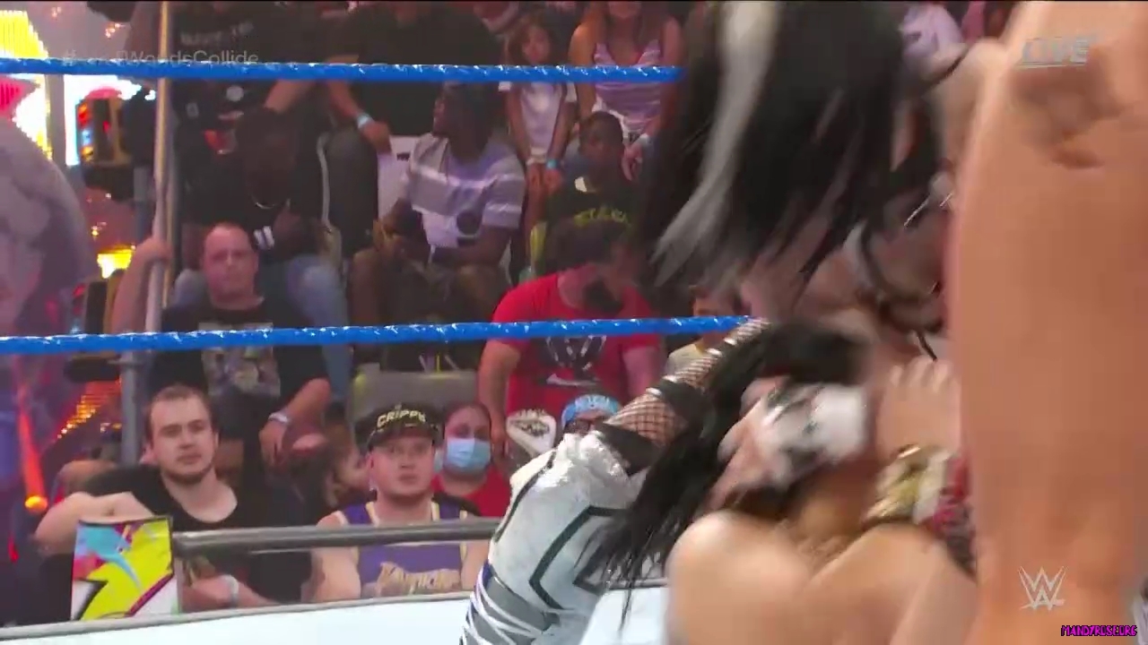 Mandy_Worlds_Collide_mp411815.jpg