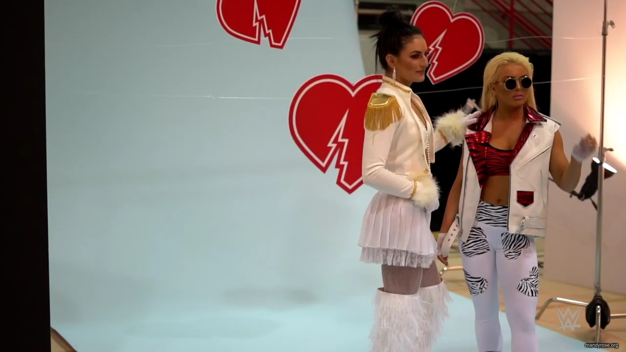 Superstars_pay_tribute_to_HBK_for_Valentine_s_Day_mp40074.jpg