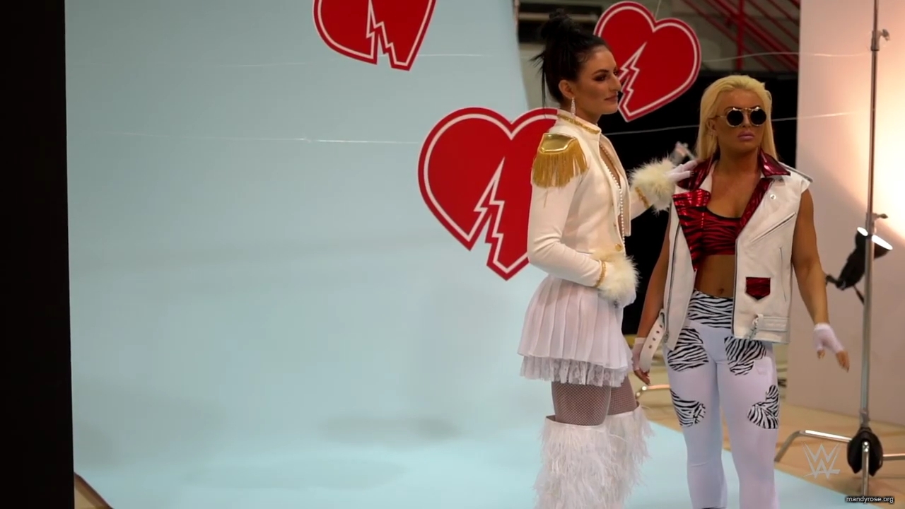 Superstars_pay_tribute_to_HBK_for_Valentine_s_Day_mp40075.jpg