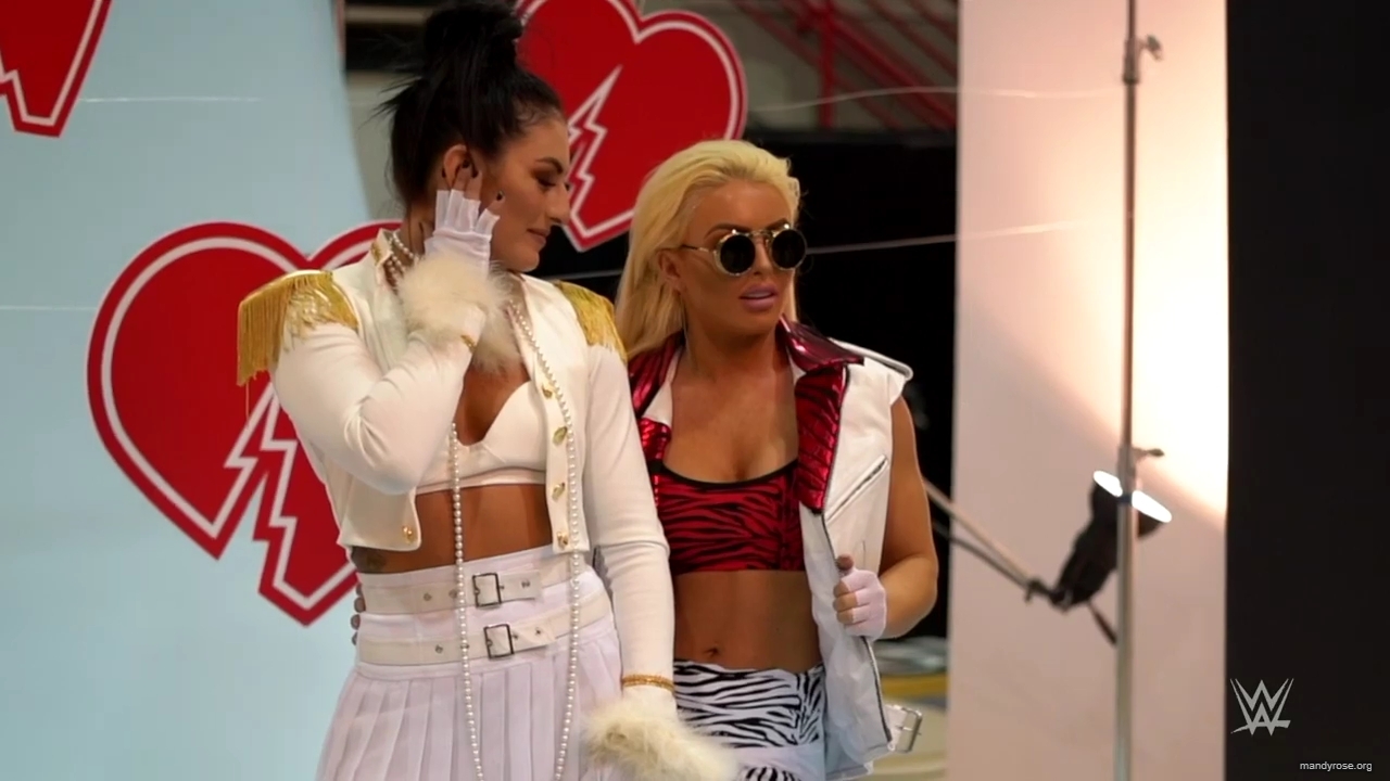 Superstars_pay_tribute_to_HBK_for_Valentine_s_Day_mp40076.jpg