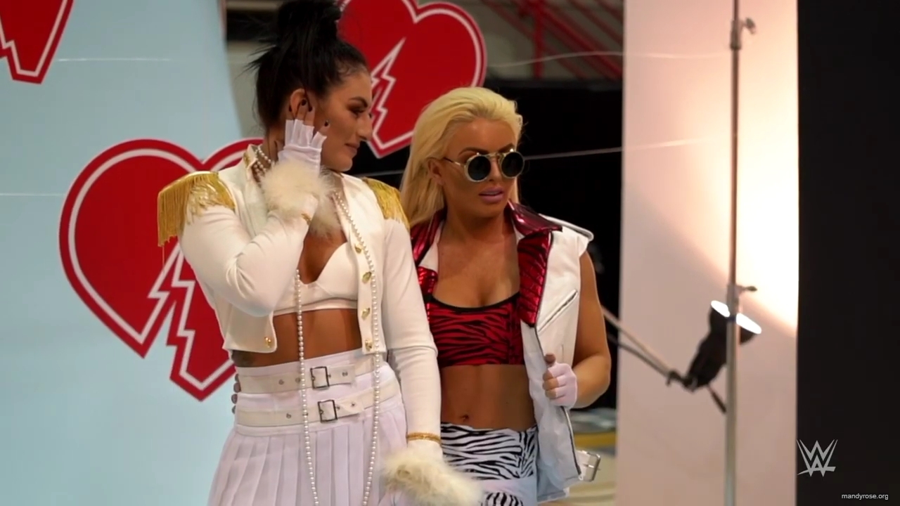 Superstars_pay_tribute_to_HBK_for_Valentine_s_Day_mp40077.jpg