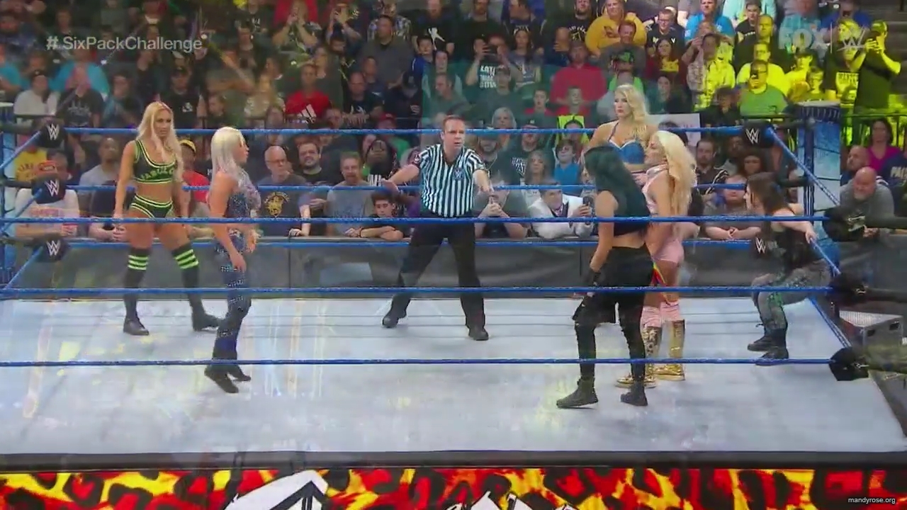 WWE_Friday_Night_SmackDown_2019_10_18_720p_HDTV_x264-NWCHD_mp41829.jpg