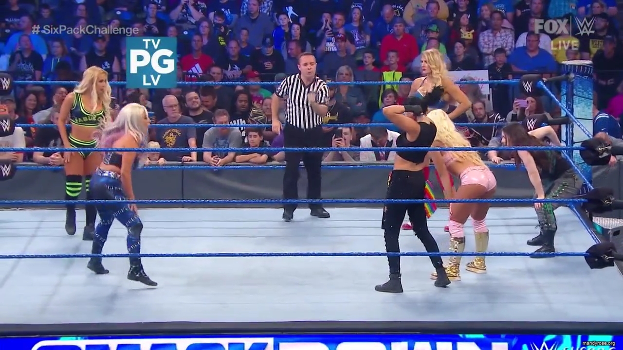 WWE_Friday_Night_SmackDown_2019_10_18_720p_HDTV_x264-NWCHD_mp41835.jpg