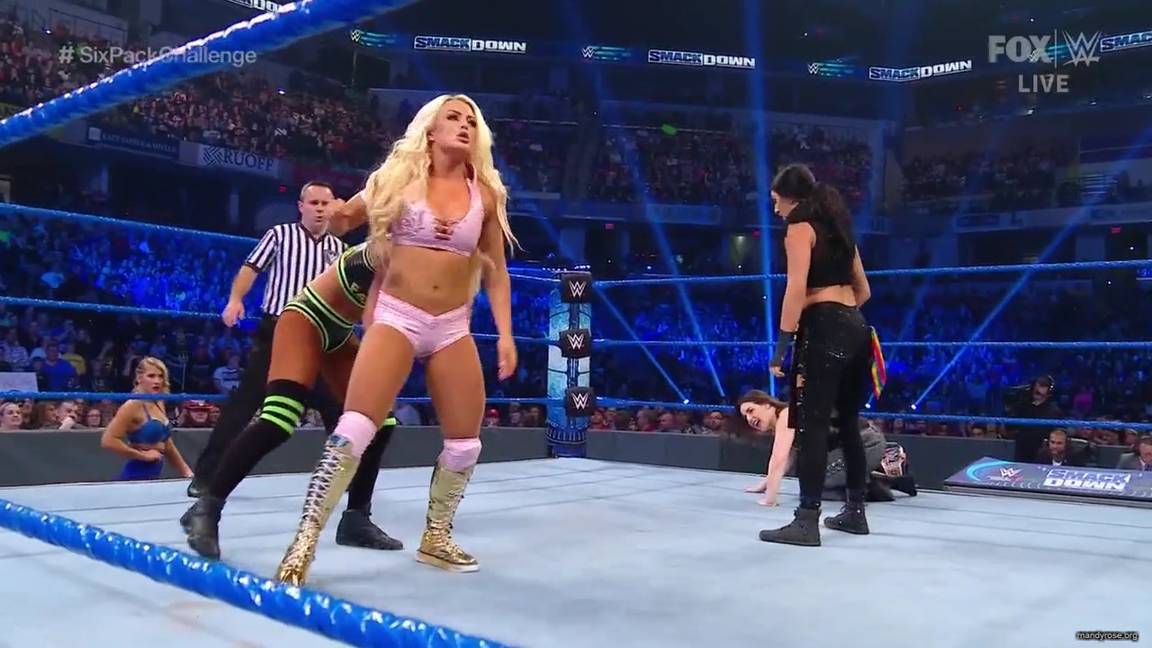 WWE_Friday_Night_SmackDown_2019_10_18_720p_HDTV_x264-NWCHD_mp41855.jpg