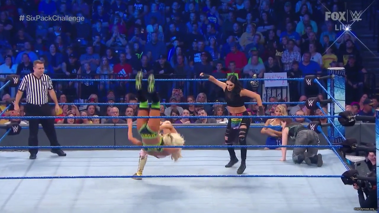 WWE_Friday_Night_SmackDown_2019_10_18_720p_HDTV_x264-NWCHD_mp41867.jpg