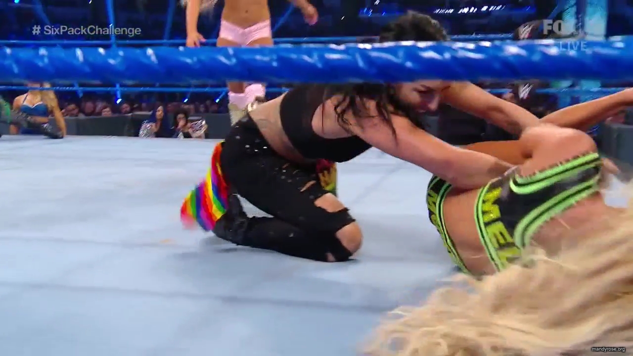 WWE_Friday_Night_SmackDown_2019_10_18_720p_HDTV_x264-NWCHD_mp41873.jpg