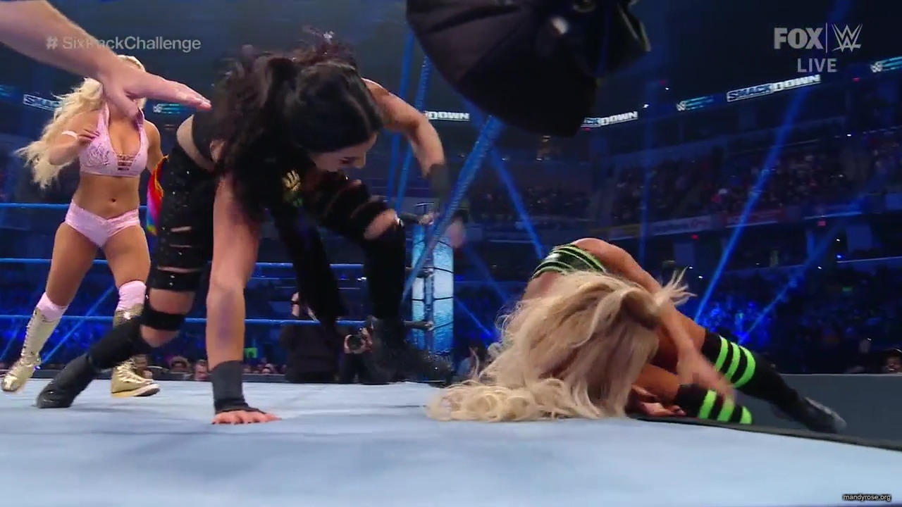 WWE_Friday_Night_SmackDown_2019_10_18_720p_HDTV_x264-NWCHD_mp41874.jpg