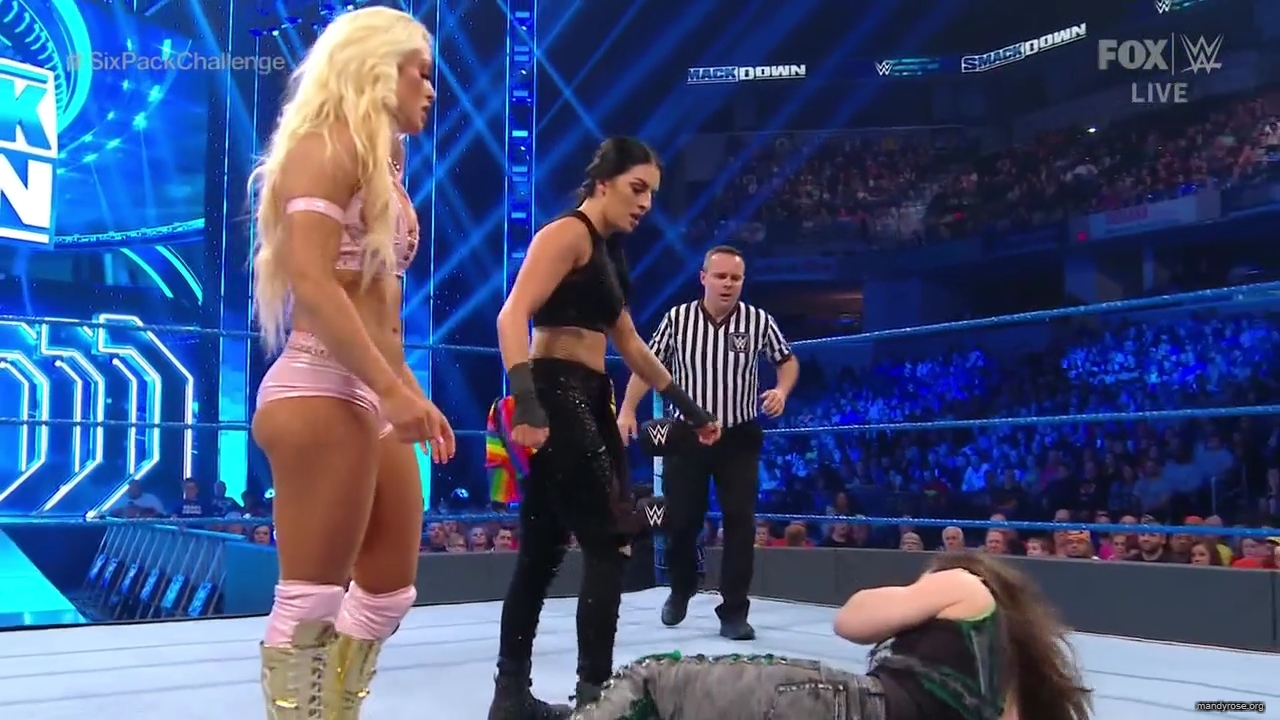WWE_Friday_Night_SmackDown_2019_10_18_720p_HDTV_x264-NWCHD_mp41880.jpg