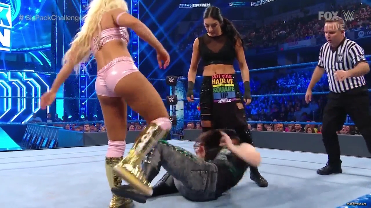 WWE_Friday_Night_SmackDown_2019_10_18_720p_HDTV_x264-NWCHD_mp41882.jpg