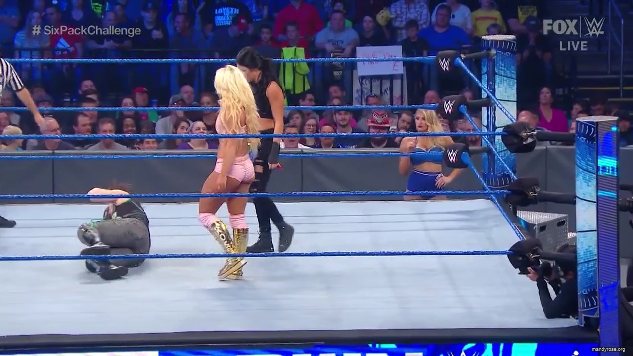 WWE_Friday_Night_SmackDown_2019_10_18_720p_HDTV_x264-NWCHD_mp41896.jpg