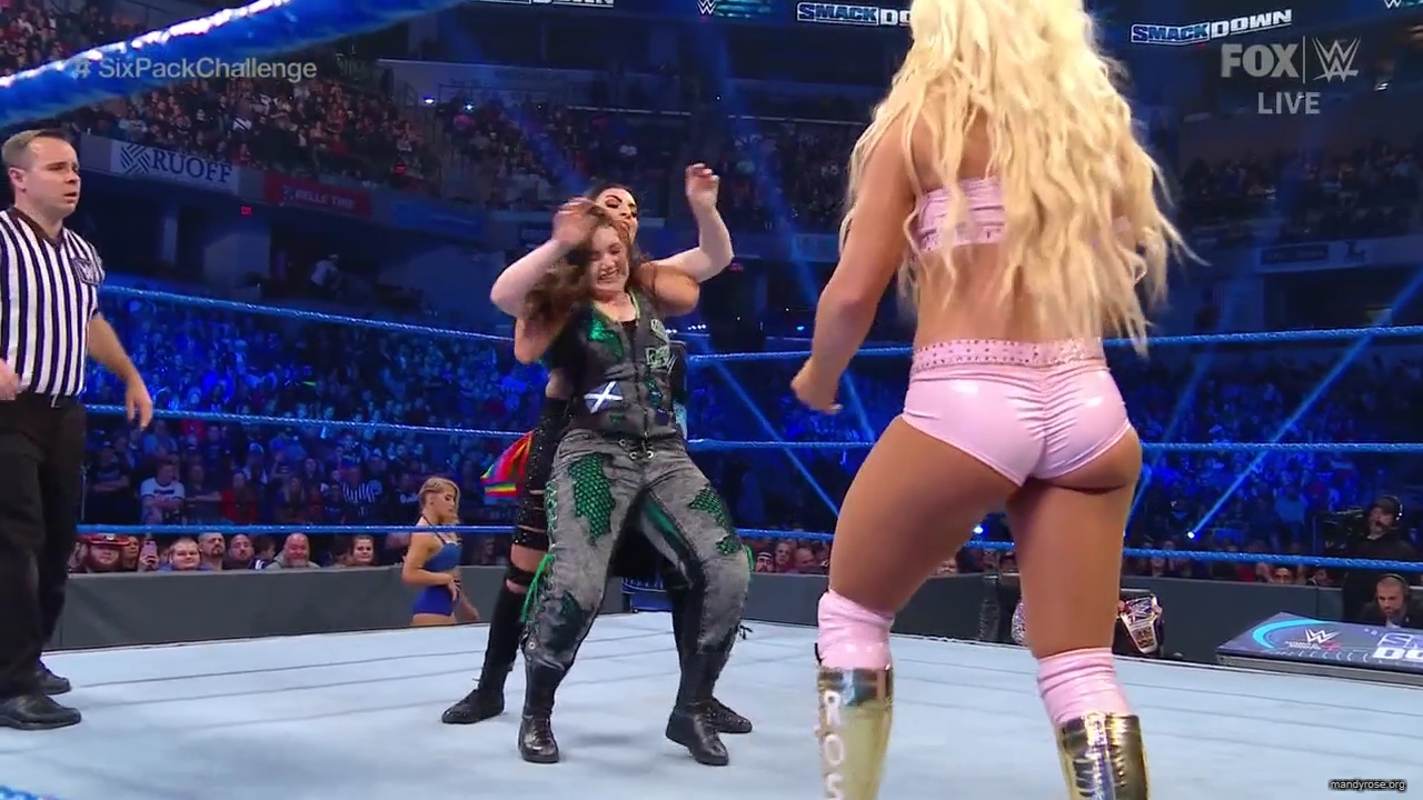 WWE_Friday_Night_SmackDown_2019_10_18_720p_HDTV_x264-NWCHD_mp41902.jpg