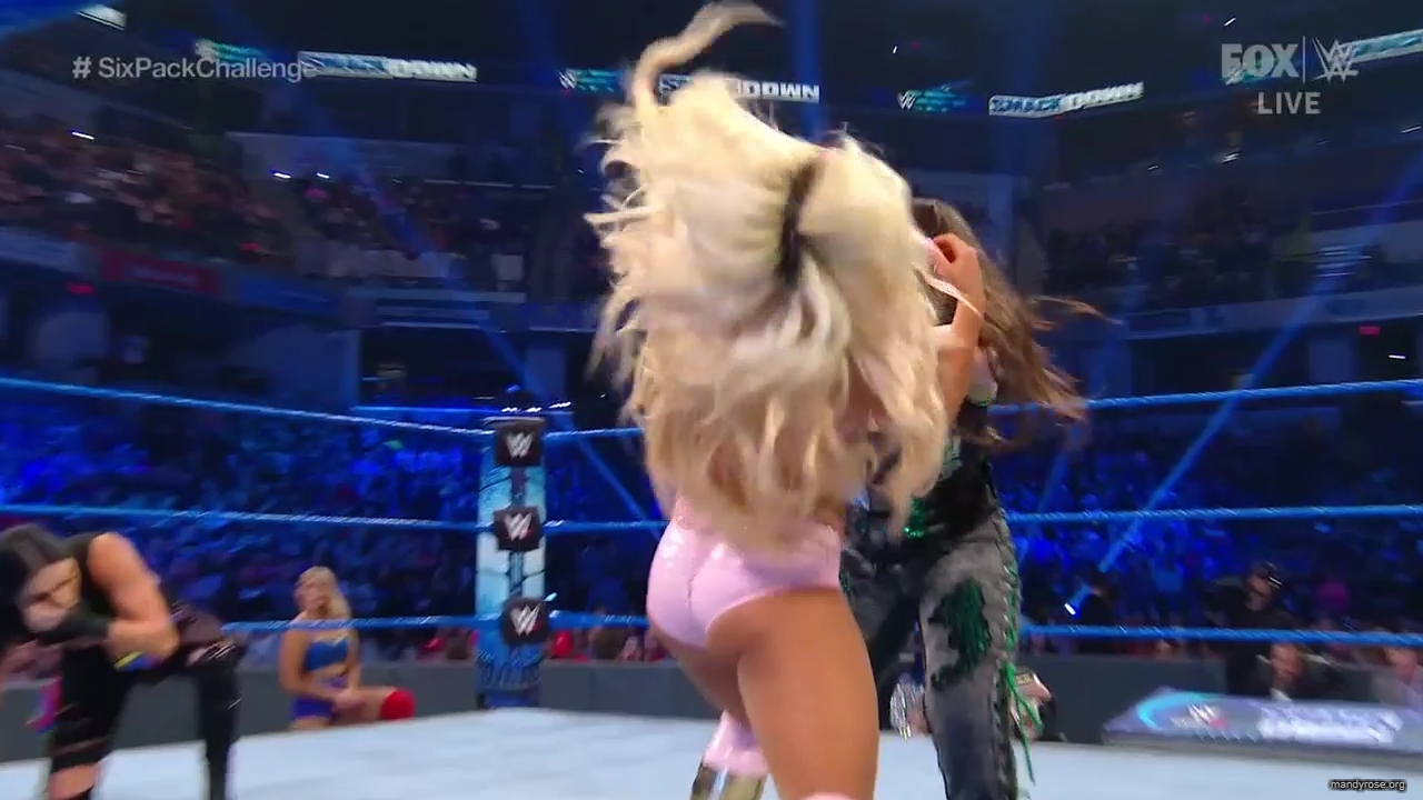 WWE_Friday_Night_SmackDown_2019_10_18_720p_HDTV_x264-NWCHD_mp41910.jpg