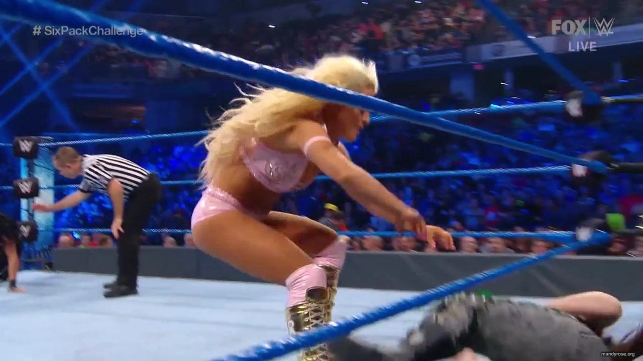 WWE_Friday_Night_SmackDown_2019_10_18_720p_HDTV_x264-NWCHD_mp41935.jpg