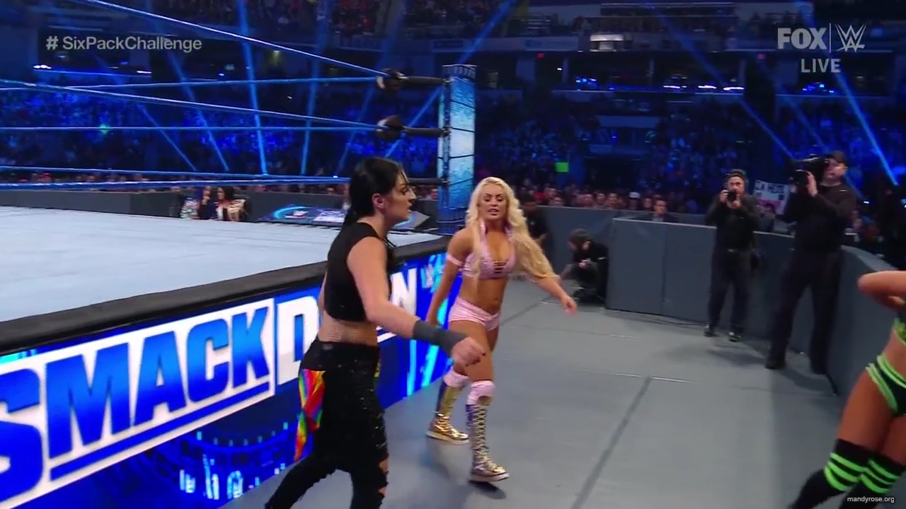 WWE_Friday_Night_SmackDown_2019_10_18_720p_HDTV_x264-NWCHD_mp41947.jpg