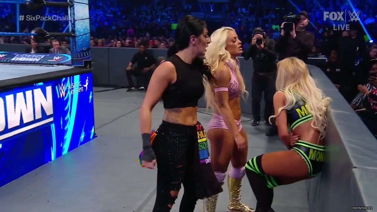 WWE_Friday_Night_SmackDown_2019_10_18_720p_HDTV_x264-NWCHD_mp41949.jpg