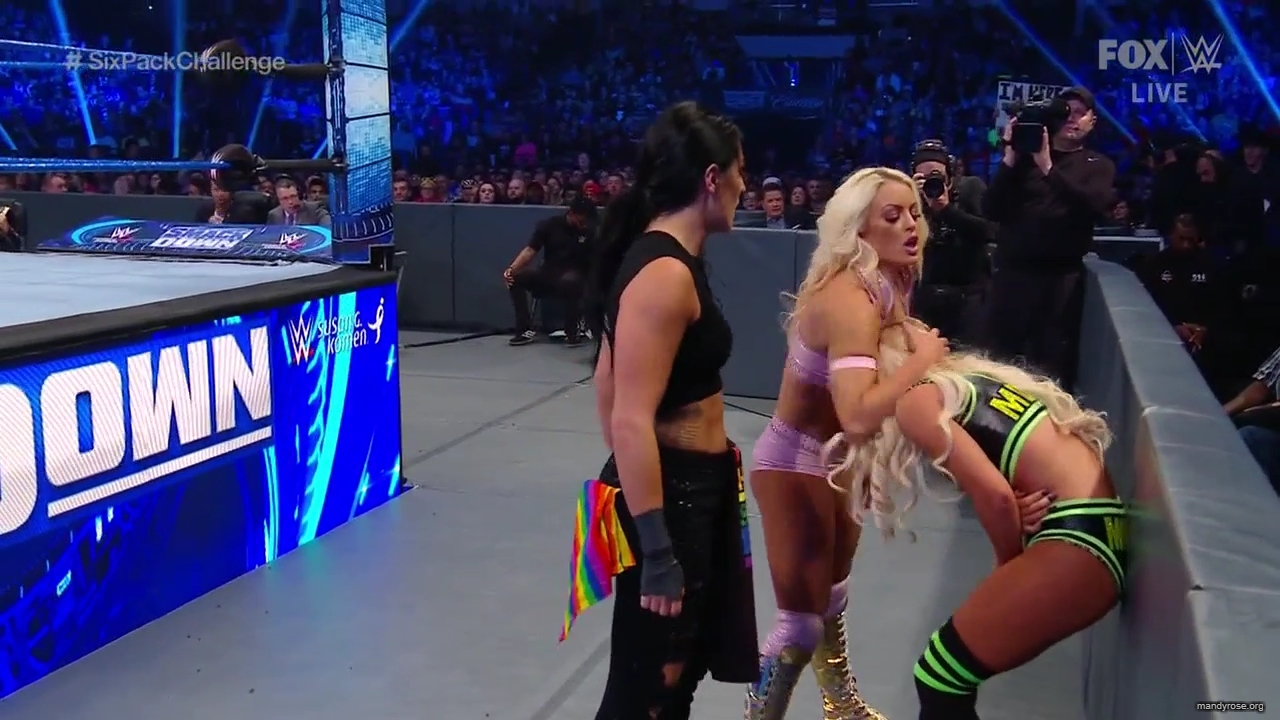 WWE_Friday_Night_SmackDown_2019_10_18_720p_HDTV_x264-NWCHD_mp41950.jpg