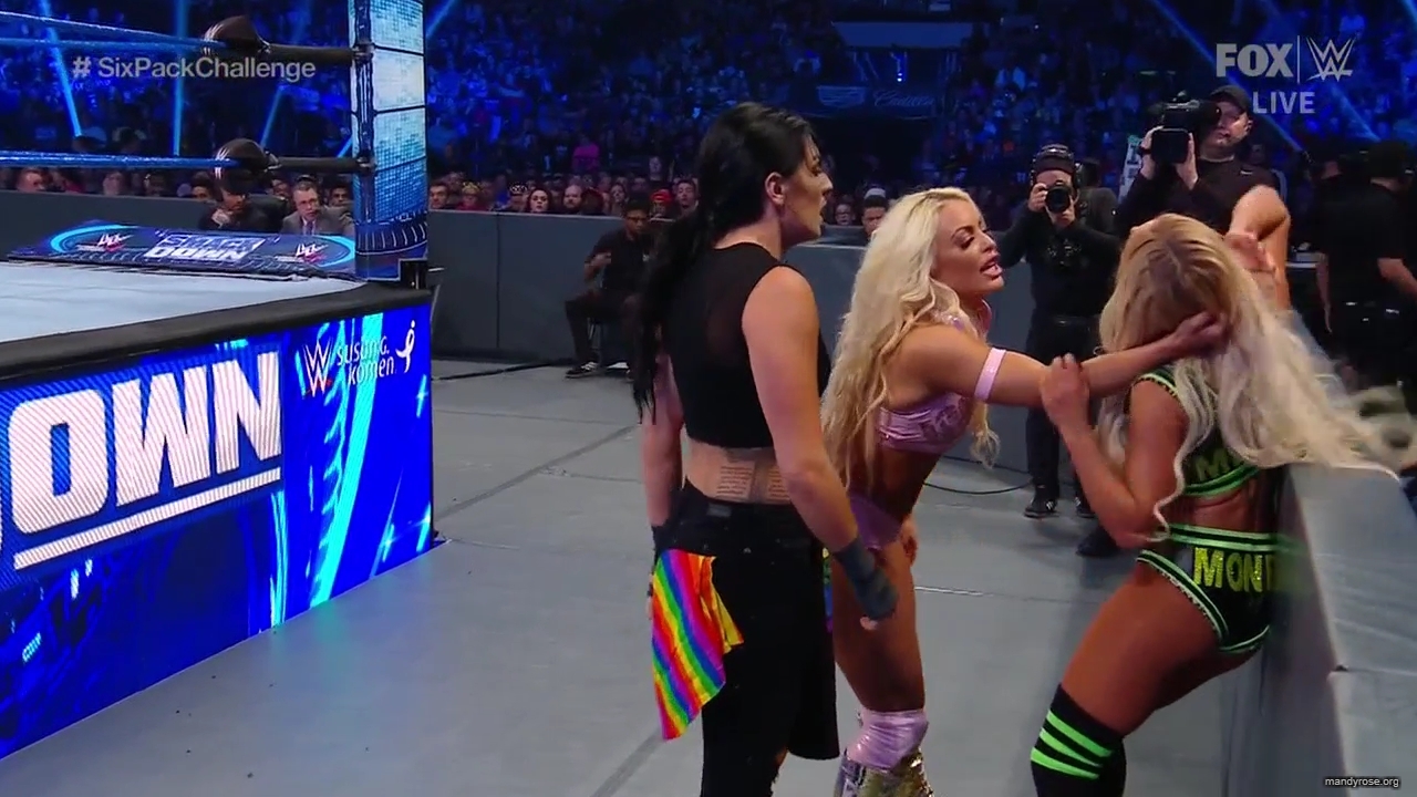 WWE_Friday_Night_SmackDown_2019_10_18_720p_HDTV_x264-NWCHD_mp41951.jpg