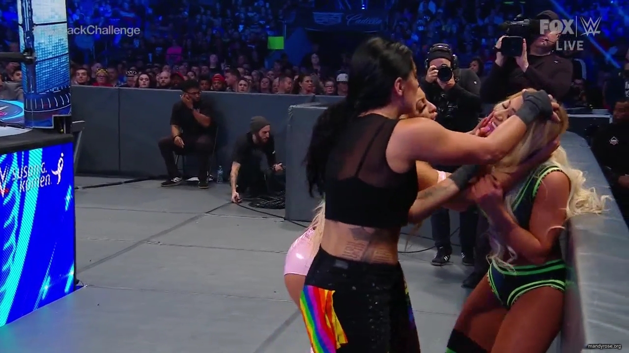 WWE_Friday_Night_SmackDown_2019_10_18_720p_HDTV_x264-NWCHD_mp41953.jpg