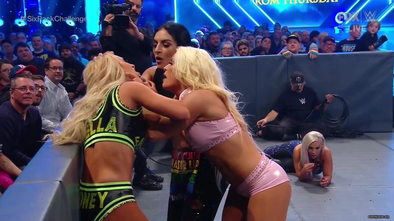 WWE_Friday_Night_SmackDown_2019_10_18_720p_HDTV_x264-NWCHD_mp41954.jpg