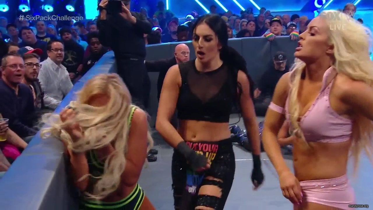 WWE_Friday_Night_SmackDown_2019_10_18_720p_HDTV_x264-NWCHD_mp41957.jpg