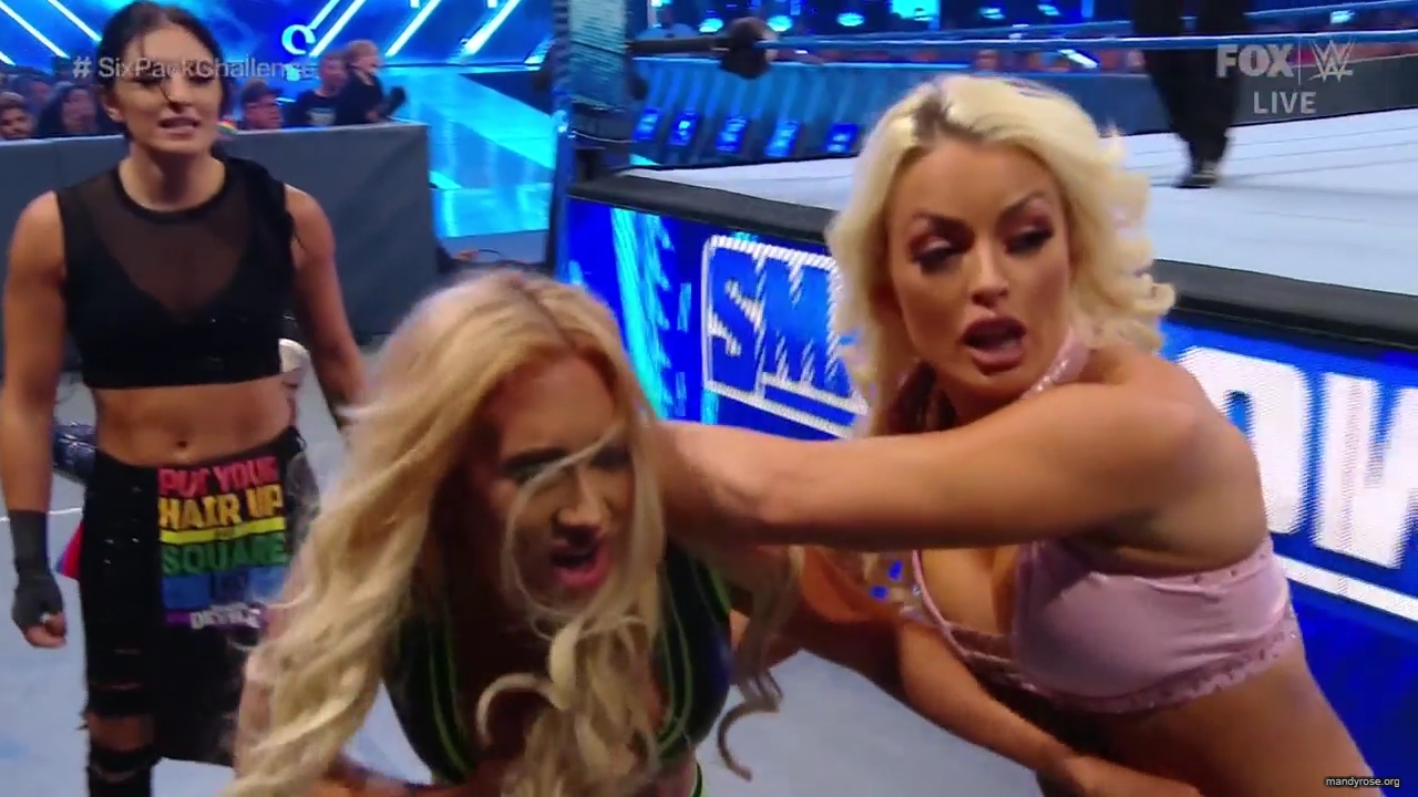 WWE_Friday_Night_SmackDown_2019_10_18_720p_HDTV_x264-NWCHD_mp41961.jpg