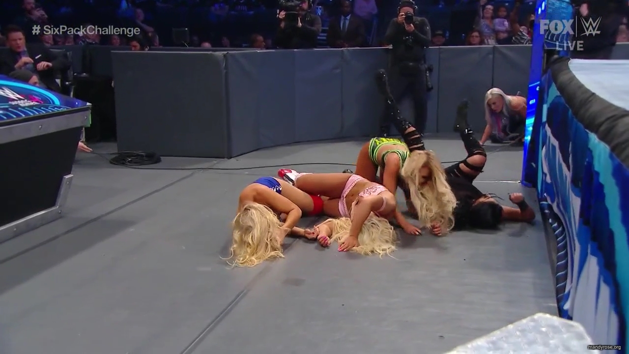 WWE_Friday_Night_SmackDown_2019_10_18_720p_HDTV_x264-NWCHD_mp41995.jpg