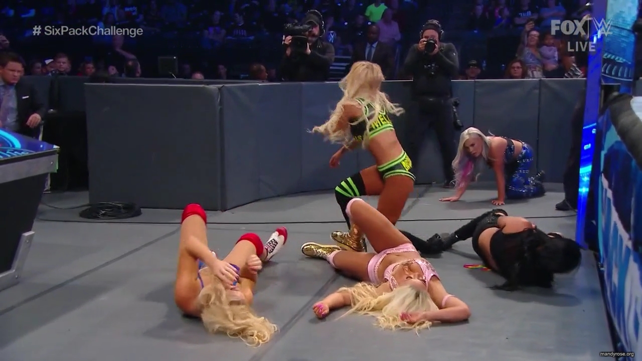 WWE_Friday_Night_SmackDown_2019_10_18_720p_HDTV_x264-NWCHD_mp41996.jpg