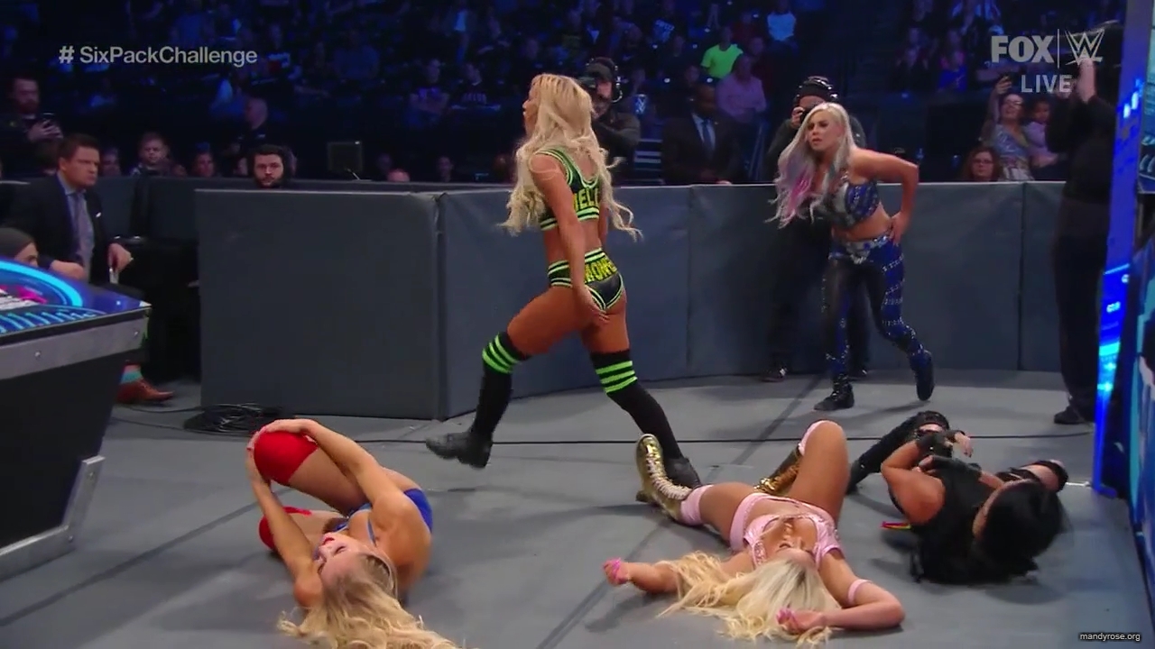 WWE_Friday_Night_SmackDown_2019_10_18_720p_HDTV_x264-NWCHD_mp41997.jpg