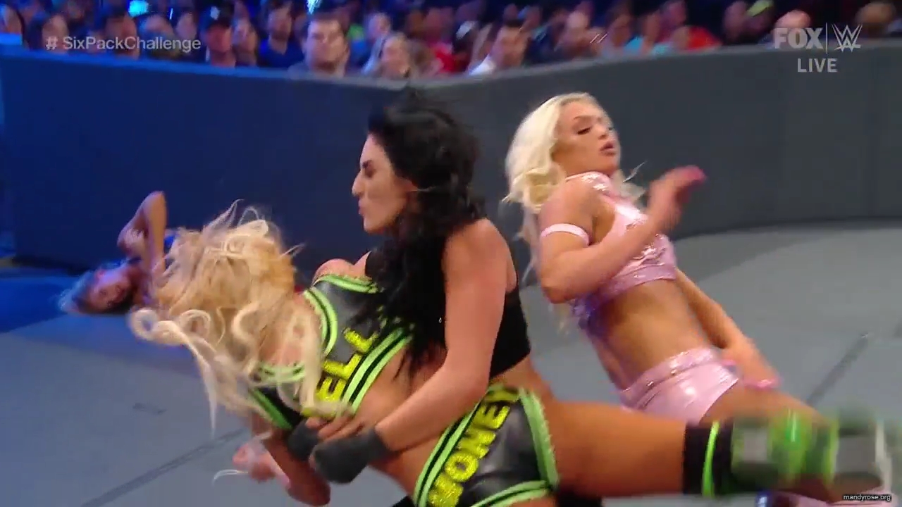WWE_Friday_Night_SmackDown_2019_10_18_720p_HDTV_x264-NWCHD_mp42064.jpg