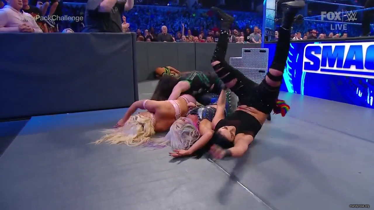 WWE_Friday_Night_SmackDown_2019_10_18_720p_HDTV_x264-NWCHD_mp42080.jpg